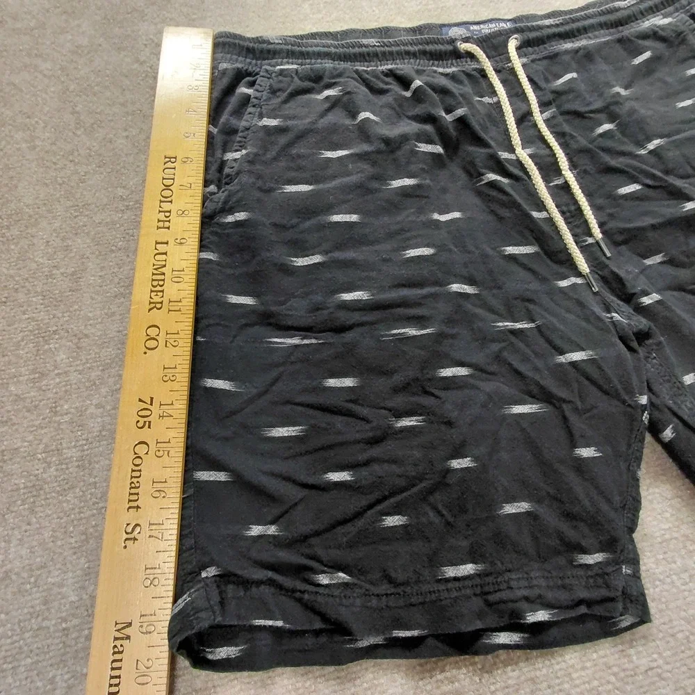 American Eagle Black Geometric Shorts Men's XXL 40